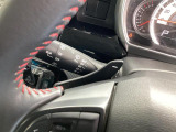 左側のパドルシフトは、シフトダウン。