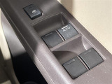 【パワーウインドウ】運転席のスイッチで、各席の窓ガラスの開閉ができます!あると便利ですよね!