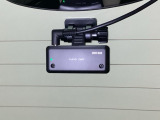 後方にもドライブレコーダーのカメラ(社外品)が付いています。前後両方でお車の周りを監視・記録いたします。