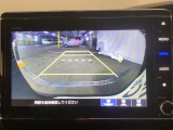 バックモニター付きで、車庫入れやバック時の後方確認をサポート。