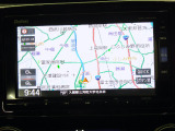 ナビゲーションを装備。多彩な機能で快適ドライブをアシスト。オーディオ機能も充実していますね。