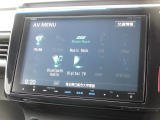 ナビゲーションは純正9インチメモリーナビ(VXM-155VFNi)を装着しております。AM、FM、CD、DVD再生、Bluetooth、音楽録音再生、フルセグTVがご使用いただけます。