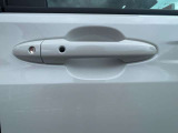 お車のキーを身に着けているだけで、鍵の施錠が可能です☆
