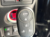 【エンジンスターター】離れた場所からでもリモコンでエンジン始動が可能。乗車前始動で夏場&冬場に大活躍!