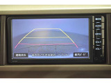 バックガイドモニターで、後方を確認しながら安心して駐車することができます。運転初心者も熟練者も必須の機能ですよ!