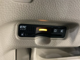 ハンドルの左下にETCがついています。高速道路の料金所の通過も楽々です。 カードの取り出しもしやすい場所についています。