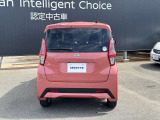 後部座席はプライバシーガラスとなっています。座っている人や置いてある荷物が見えにくくなっているのでプライバシーの確保が出来ます。ぜひ見て確認してみて下さい