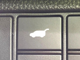 【パワーバックドア】スマートキーや運転席のボタンを押すだけでリアゲートが自動で開閉します!荷物を持っている時や、高い位置にあるバックドアを閉める際に便利な機能です♪