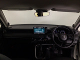 【前方視界】開放的な前方視界!運転がしやすく疲れにくいです♪窓が大きく、見通しがとっても良いおクルマですよ♪