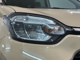 LEDヘッドライトは、点灯の瞬間から最大光量を発揮し、突然暗くなるトンネルなどでの安定感を高めます。
