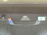 【トヨタセーフティセンス】走行中に前方の車両等を認識し、衝突しそうな時は警報とブレーキで衝突回避と被害軽減をアシスト。より安全にドライブをお楽しみいただけます。