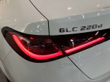 当店でお車をご購入のお客様はオーナー様専用保険「メルセデス・ベンツブランド保険」にご加入頂けます。飛来物によるフロントガラス破損やパンクによるタイヤ交換の際に、修理費用の一部をご負担致します。