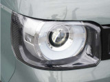 【ヘッドライト】省電力で長寿命の明るく運転しやすいLEDヘッドランプです。明るく照らすので暗い夜道からお客様を守ってくれます。