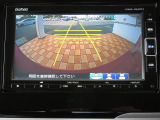 ギヤをRに入れるとナビの画面に後ろの映像が映るリヤカメラ付!後退時の安全確認やコンディションの悪い視界でもカラーバックモニターがドライバーをサポート☆☆☆