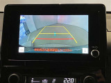 バックガイドモニターで、後方を確認しながら安心して駐車することができます。運転初心者も熟練者も必須の機能ですよ!