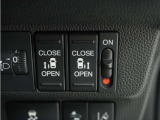 ◆両側電動スライドドア◆狭い駐車場でも乗り降りが楽々♪お子様が隣の車にドアを当ててしまう心配もございません!小さなお子様連れの方もこれで安心。