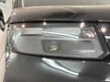 LEDヘッドライトは、点灯の瞬間から最大光量を発揮し、突然暗くなるトンネルなどでの安定感を高めます。
