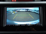 バックカメラ装備しております。駐車時に大変役に立ちますよ。駐車が苦手な方にも便利機能です。
