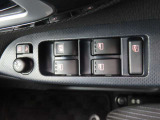 運転席のパワーウインドースイッチ部です。よく触れる場所だからこそ、使用状態があらわれますよね。ぜひこうした所もチェックしてください。