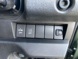 衝突軽減ブレーキなどの安全装備がついております。