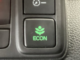 ★ECONスイッチ★ エコドライブを加速しよう!スイッチをONにすると、運転の仕方によるロスを抑え込み燃費をよくするようクルマが頑張ります(*^ー^*)燃費向上にチャレンジ♪