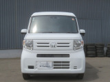 大きなフロントガラスで視野の広い運転が可能です。