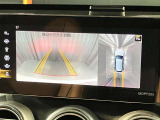 狭い駐車場や取り回しも余裕。360度カメラが車両周囲をリアルに映し出し、まるで上空から見ているかのような安心感とスムーズな操作性を実現します。