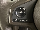 ステアリングスイッチがついていますので、オーディオのチャンネル変更、ボリューム、ジャンル変更が操作可能です。ハンドルから手を離さず安全に操作できます。