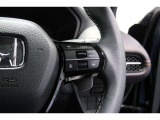 Hondaセンシングの機能のひとつ、アダプティブクルーズコントロール付!アクセルから足を離しても設定したスピードと前車との車間を保ち走行してくれます!車線維持もアシスト☆高速道路で疲労軽減ですね☆