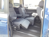 自社整備工場で点検整備をおこなってからお渡ししています。車検が残っている場合は『12ヶ月点検整備』を、車検整備付きの場合は『車検整備』をおこないます。整備費用は車両本体価格に含まれています。