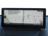 マツダコネクトの8.8インチワイドセンターディスプレイです。『Android Auto』『Apple CarPlay』や独自のコネクテッドサービスに対応したインターフェイスシステムです。