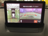 狭い場所での駐車やすれ違いなどでより的確な運転操作に役立つ360&deg;ビューモニターが装備されています。