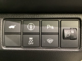 ハンドルの右側にはヘッドライトレベライザーとHondaセンシング用のメインスイッチやパワーテールゲートスイッチがついています。