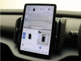 360&deg;ビューカメラは、自車を真上から見下ろすバードアイ映像を表示します。また、フロントビュー、リアビュー、サイドビューの単独表示や、自車周辺の様子を直感的に把握できる3D表示にも対応しています。