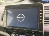 【大画面ナビ】人気の大型9インチナビを装備。存在感のある大画面はインパクト大!ナビ利用時のマップ表示は見やすく、テレビやDVDは臨場感がアップ!いつものドライブがグッと楽しくなります♪