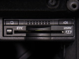 ★ETC(DSRC)が装備されています!!社外品とは違い収まりの良いデザインが人気!高速道路を利用する際は必需品ですよね!!ストレス無く料金所を通過出来ます!!