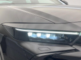 【三眼LEDヘッドライト】スタイリッシュな見た目の三眼LEDヘッドライトを装備♪スタイルだけでなく、夜間の走行も視界良好で安心してお乗りいただけます。