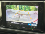 【バックカメラ】駐車時に後方がリアルタイム映像で確認できます。大型商業施設や立体駐車場での駐車時や、夜間のバック時に大活躍!運転スキルに関わらず、今や必須となった装備のひとつです!