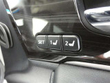 運転席のシートポジションを記憶・再現できるメモリー機能を搭載しています。