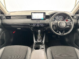 いつでも気持ちよく運転できて、使い勝手のいい収納や体をケアするシート、細部にまでこだわったインテリア♪