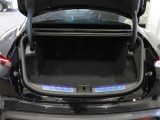 車両に関するお問合せは、ポルシェセンター神戸 六甲アイランド認定中古車センター TEL 078-846-3441までご連絡ください。