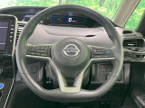 【純正革巻きステアリング】上質な革を使用することで、手にしっかり馴染みとても運転しやすいハンドルです♪