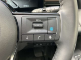 ハンドルの右側にはプロパイロットのスイッチが装備されています。高速道路で前車に追従クルーズ(アクセル・ブレーキ・ハンドル制御)ができて運転の疲れを軽減します。