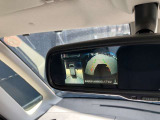 車を上方から見下ろした様に確認する事が出来るアラウンドビューモニタが装備されています。車全体を確認する事が出来ますので縦列駐車や狭い駐車スペース等で安心して頂けます。