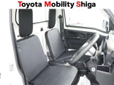 シ-ト表面はビニ-ル加工が施されていますので、少し濡れた状態でも安心して乗り込めます。
