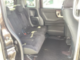 自社整備工場で点検整備をおこなってからお渡ししています。車検が残っている場合は『12ヶ月点検整備』を、車検整備付きの場合は『車検整備』をおこないます。整備費用は車両本体価格に含まれています。