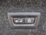 電動リアゲート装備です。