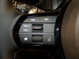 【ステアリングリモコン】ステアリングにオーディオ調節可能なスイッチが装備されていますので運転中でも視線をそらさずにオーディオの調節が可能です!