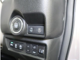 運転席にいながら後席電動スライドドアの開閉が可能です。