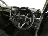 視界も広々で見晴らしの良い運転しやすいコックピットです。